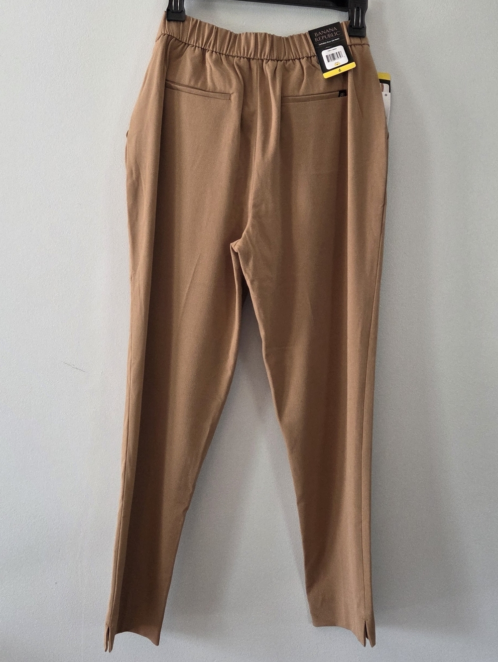 Banana Republic Tapered Pull on Pants - Picture 5 of 5